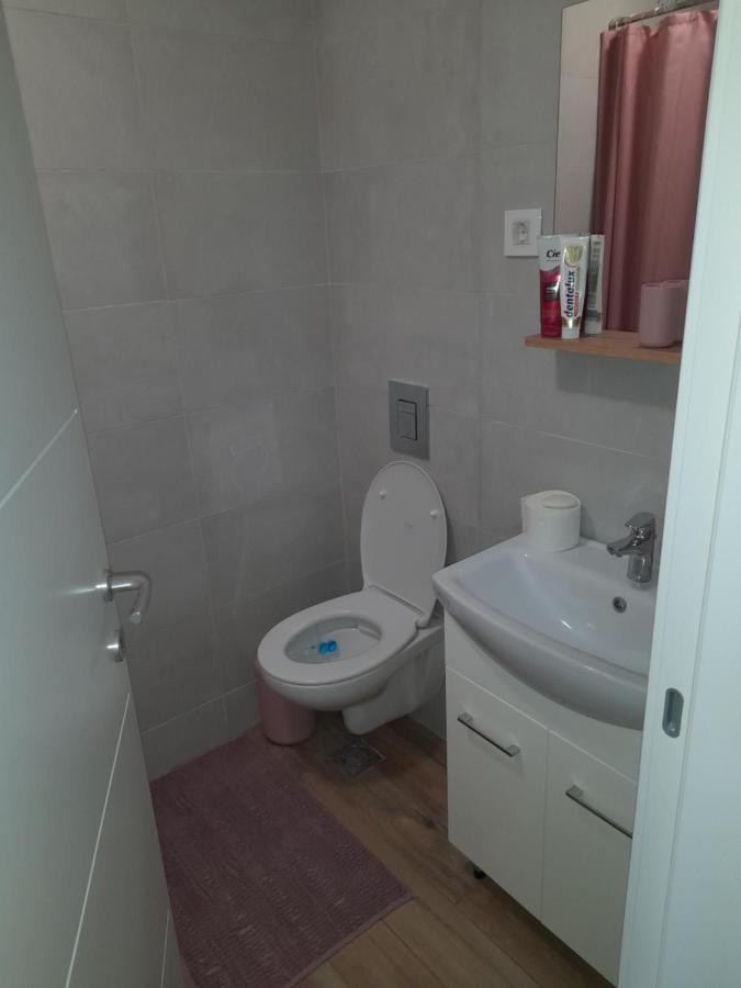 Apartment Rustik โนวีซาด ภายนอก รูปภาพ